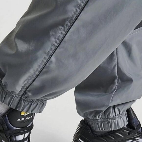 NWT $85 Nike Air Swoosh Woven Track Pants Grey Sz Medium FN7688 065 - Picture 4 of 5